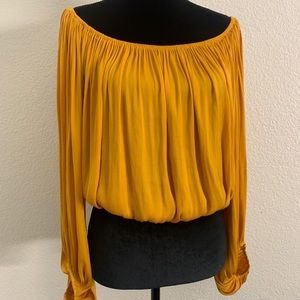 Forever21 off shoulder women’s top L